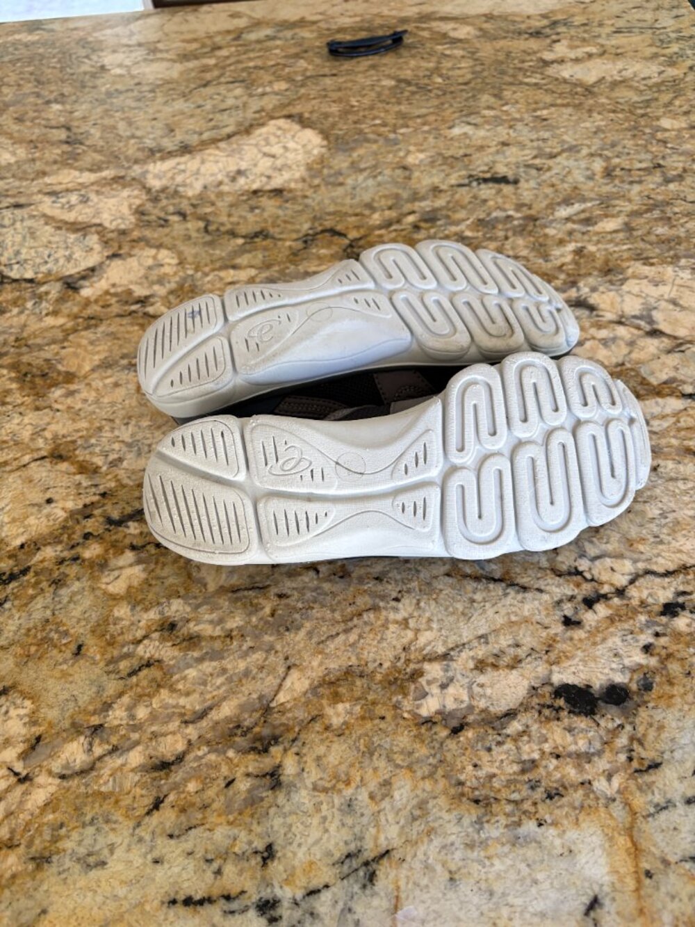 Easy Spirit Riptide Clogs 9.5 M - Picture 2 of 3